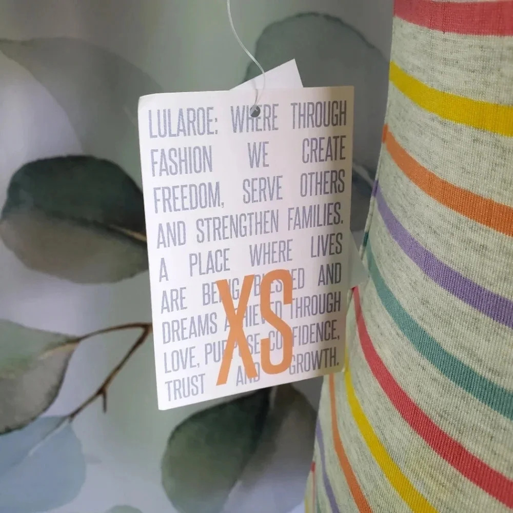 LULAROE | Gigi Tee in Gray Rainbow Stripe sz XS - Picture 4 of 7